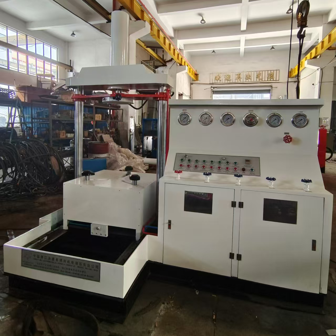 Three special and vertical type valve test benches are loaded and shipped to Taiwan